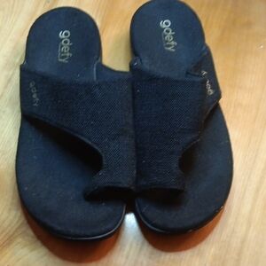 Gdefy Black Slide Sandals Size 10